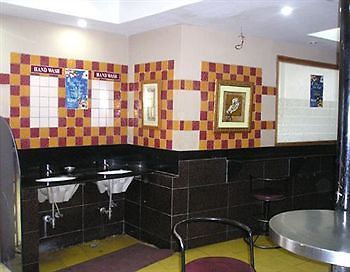 Rukmini Riviera Hotel Haiderabad Buitenkant foto