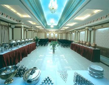 Rukmini Riviera Hotel Haiderabad Buitenkant foto
