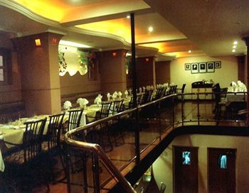 Rukmini Riviera Hotel Haiderabad Buitenkant foto