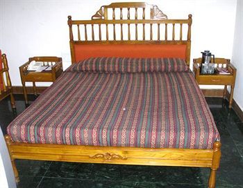 Rukmini Riviera Hotel Haiderabad Buitenkant foto